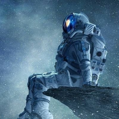 Político, astronauta...nada de eso, solo trato de ser un buen padre, esposo, hermano, amigo y ciudadano.