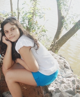Timida, divertida com minhas amigas, calor, fotos. Amo minha Blake, sou criatura perfeita de Deus.