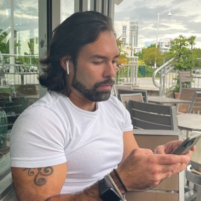 jcrh_28's profile picture. 