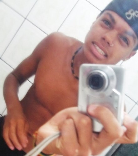 Guilherme Coutinho Farias ;D, @_Guiih69 , sigam me pessoal , retribuo #FOLLOW por aqui (: