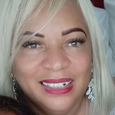 Dominicana, sanjuanera, cristiana, abogada, pro vida, pro familia y derechos humanos.
Una mujer feliz!!

5t