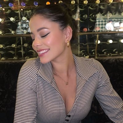 Bahiana meio carioca meio no Japão.
Instagram: @luannyluaa