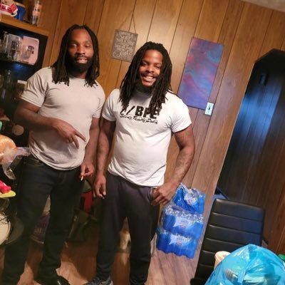 GMB_JIZZLE's profile picture. #LLBRUCEY #FREEDAGUYZ #MOE #SELFMADE #STACKORSTARVE SC: gmbjizzle21 IG: gmb_jizzle92