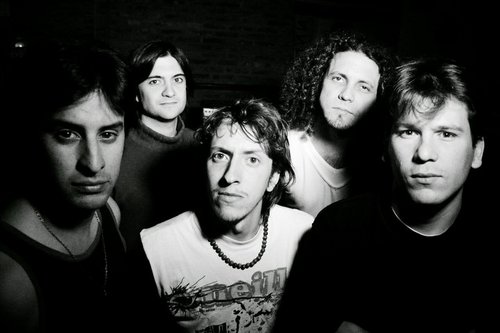 BABIRUSAROCK's profile picture. Gera Da Campo: voz, Robin Woods: guitarra, Leo Milocco: guitarra y coros, Pachi Castaño: bajo y Tuco Mijoevich: Bateria.