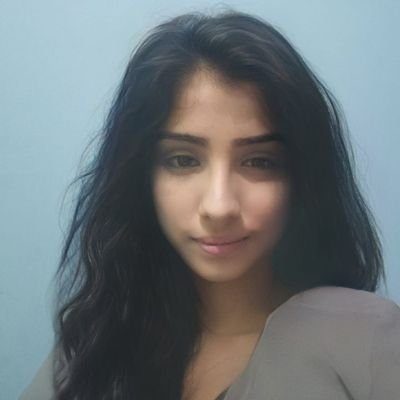LizzitaUwU's profile picture. Conocida como Lizzy, es una cantante, compositora, bailarina, actríz, pintante y científica Haitiana.
Si.