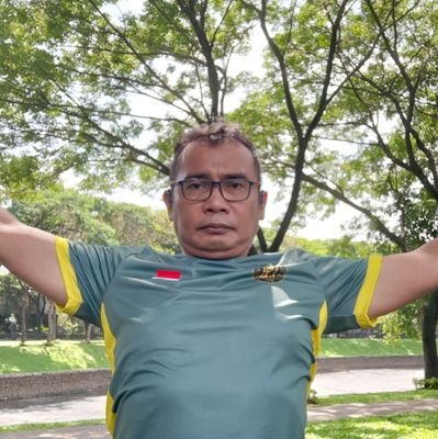 fransbatara's profile picture. work today for tomorrow we live