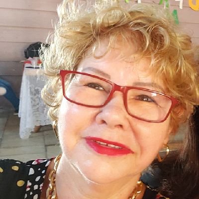 Minha alegria de viver, expresso através do meu sorriso. E minha militância política, através das minhas postagens. Sou Bolsonarista com orgulho.