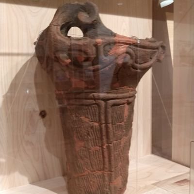 Tohakumutun5057's profile picture. 美術館や博物館、図書館に行くのが好きです❗️
仕事は特養ホームに転職し介護福祉士で現在修行中。
未来短歌会笹欄→紀野欄所属（ペンネーム六浦筆の助 ）旧アカウントはきむちゃん。時々俳句も詠むしスポーツクラブの太極拳やストリートダンスを楽しんでます。よろしくお願いします。