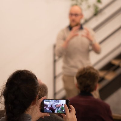 Creative & Social Entrepreneur - Talent Coach - Public Speaker - Boulder - Hike. My 3 super talents: Connect, Service and Improve.