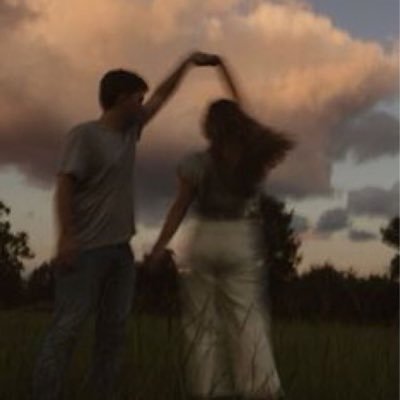 booktime__'s profile picture. books 🫶🏼 cr: the love hypothesis 🥼💖