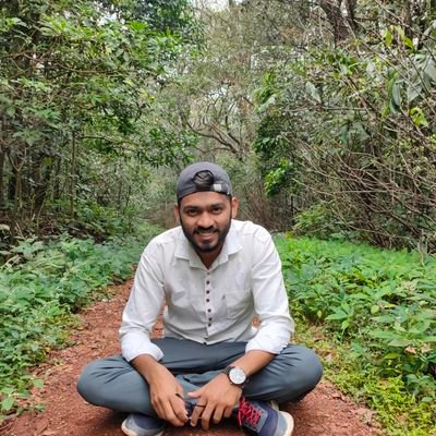 बनारसी
Artist ;
ए ख़ाक नशिनो उठ बैठो वो वक़्त करीब आ पहुँचा है,
जब ताज उछाले जायेंगे, तब तख़्त गिराए जायेंगे।
#Thespian 🎭
#writer #actor