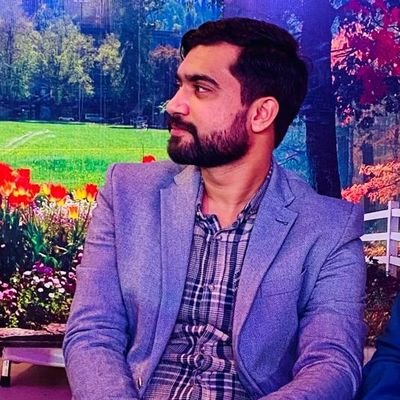 Zinda rehna hai tu halaat se darna kesa
Jang lazim ho tu lashkar ni dekhe jatay