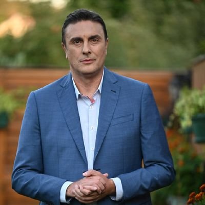 Basketball commentator, journalist, host and presenter for Radio Television Serbia. Tweets are personal.
Tvitovi su lični, nisu stav medija u kojem radim.