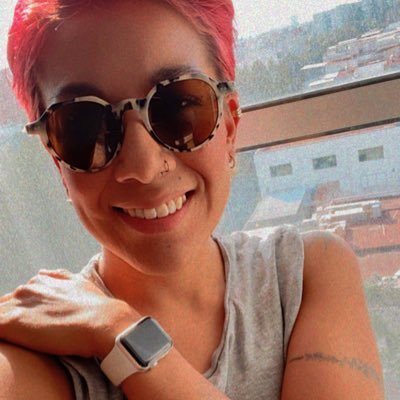 Creyente del impacto social mediante la tecnología, feminista de raíz. Body positive, vegetariana, meditadora, amante de la música.