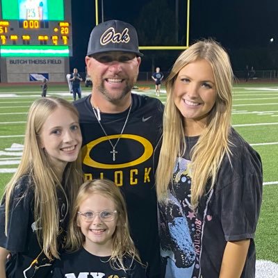 Catholic • Husband to Maggie • Father to McKaily, Erin, & Mollie • Head Football Coach - Klein Oak High School • #thecOde #OakEm