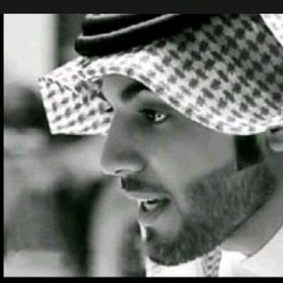 نا لا أتخلى عن الأشخاص بسهولة ، لكنني
أيضاً لا أتمسك بأشخاص يشعروني بأن
وجودي أو عدمه واحد