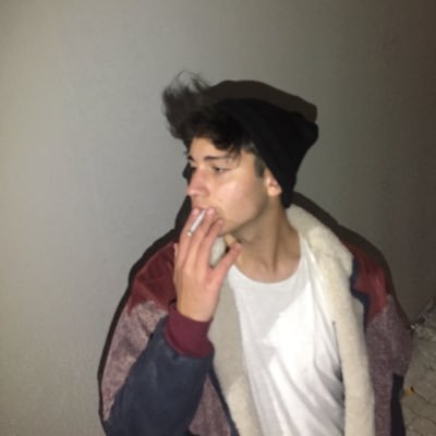 umutvio's profile picture. 17 lik çıtır çar gardaşş😌