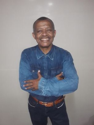 Ser servo de Deus. Amigo do bem. Gosto de ser saudavel.Amo ajudar as pessoas e apaixonado pela vida e a procura de um grande amor
