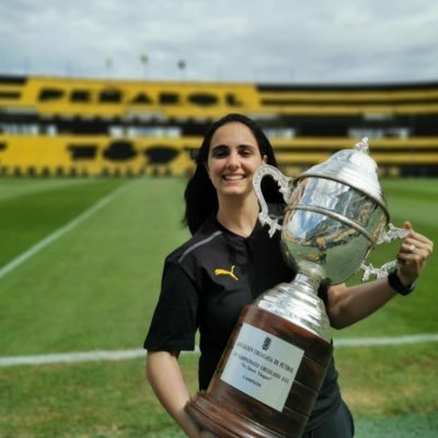 💛 Peñarol y sólo Peñarol 🖤 👩🏻‍🎓Licenciada en educación física. 🎓Kinesiologa Deportiva. Participante de la comision de Sanidad en el Club Atlético Peñarol