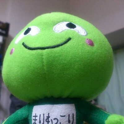 木の下オナラ 昼下がりのひととき 扇風機の心地よい風を受けながら まったりしてます 至福のひとときだね