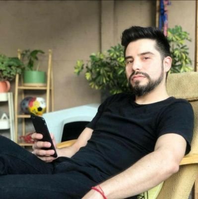 jpccea's profile picture. dios y yo hicimos un trato: el no diseña y yo no hago milagros, diseñador multimedia en crecimiento constante, añadiendo a la vida las IA