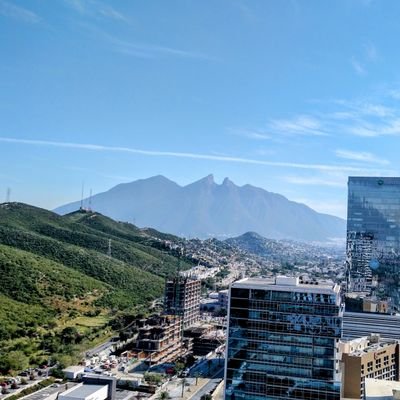 Ing. de Parral Chihuahua, vivo en Monterrey la tierra regia que me a dado lo mejor de la vida.
Vive intensamente
