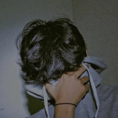 anirudhmahesh14's profile picture. player..