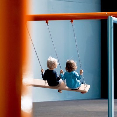 Winkryptovip's profile picture. 传统世界与加密世界门口的守门人，为两个世界漂流的灵魂喜结良缘。开门关门开门关门开门关门，进则极乐，出亦极乐。