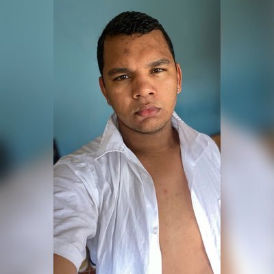 lhsousac95's profile picture. Não espalhe espinhos, seu retorno pode ser descalço...