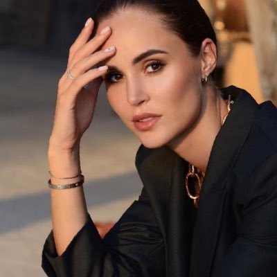 annadanae0810's profile picture. Не нужно так много писать. Простая точка.