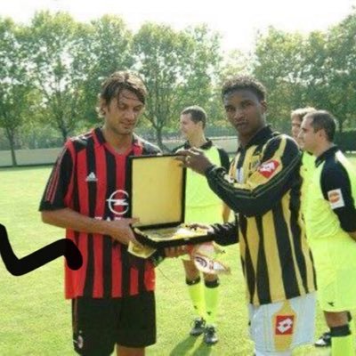 احب و اعشق الاتحاد و ميلان بس ❤️🖤💛❤️ صاحب هالحسابين @5500Ys و @abojasem1407