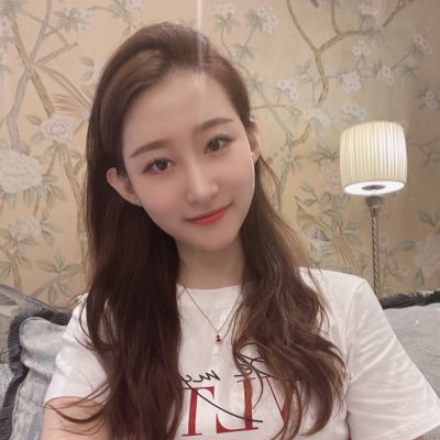 dKDeEyWEHqmtH4V's profile picture. 