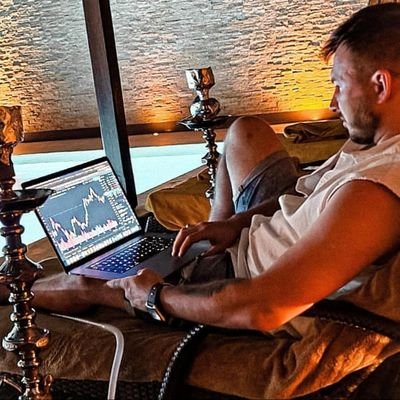 Trader Crypto și investitor la Bursă