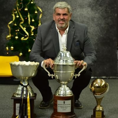 Mi modo de vivir es ir a cada pelota como si fuera la última.

Directivo Club Atlético Peñarol

PEÑAROL Rugby

Empresario