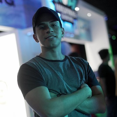 Apasionado del fútbol, la música y mis amigos. 🤟
Director de Marketing en @Malvinas_Gaming
