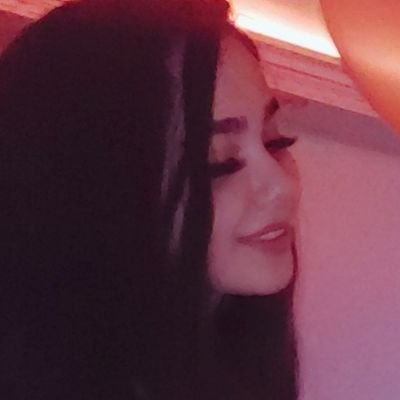 qfry_pry's profile picture. درمن هست هزارمن که گر بشکند یک من زاده شود من دیگر