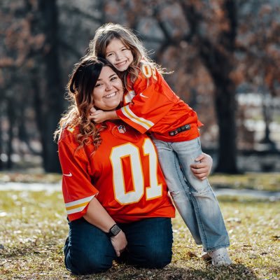 👩‍👦🐾🌻🏈Chiefs fan; Forever waiting for football season❤💛Slytherin 🐍