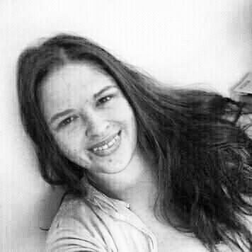 Outspoken atheist & straight edge gal, avid cinephilia, music, crime & fantasy novels, animal & nature lover, everything totally weird! Be kind! 😘😍😷