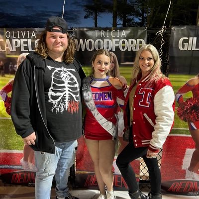 amiediminico's profile picture. 👻 finefreshfierce                              📸 amiediminico                                🌎https://t.co/F2pvduZ7Yy