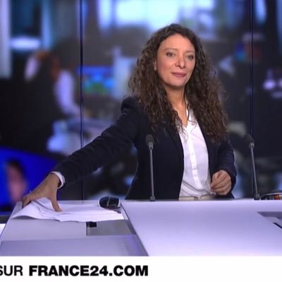 Journaliste @FRANCE24, maître de conférences associée @InfocomLannion, news addict un peu geek. Râle devant la télé for a living. {views my own}