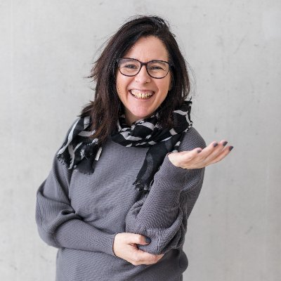 Directora de innovación educativa en https://t.co/2IgncG6Tly, facilitadora del aprendizaje. Maestra y psicopedagoga. Coautora de @madebyalady