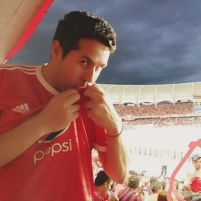 x// Comunicador Social - Periodista || Hago algo de Producción Audiovisual \\x El fútbol y la música es mi vida y pasión.