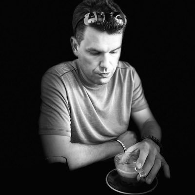 _johanberg's profile picture. Sentimental with my pen | BSc, considering more | Airbus driver, former Post Holder. | Immigrant 🇸🇪| Jeep owner O|||||||O | He/Him | Opinions are my own y’all