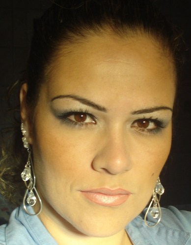 Sou feliz....... amo a vida....amo tudo q ela tornar mais fácil!!!!!!!!!!!!!