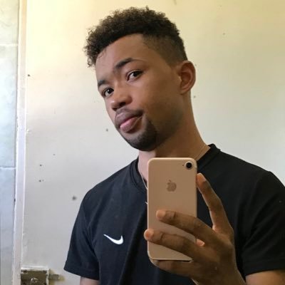 MbeweEj27's profile picture. Born to be a king 🤴🏽