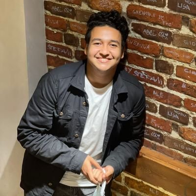 Mark12987347's profile picture. Nomad