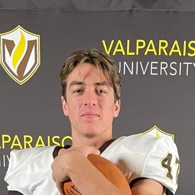 Valpo Football 🏈 #ThirtySix💯
 WR / 6-2 / 205 / 4.6 40 / 4.22 shuttle / 10-6 broad /
80 wingspan / 35 vertical / NHS / Eagle Scout 🦅