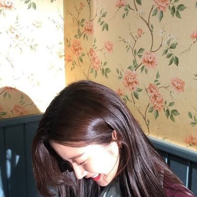 fangirling stuffs + memes + my random shots + random mini speeches + memes + memes + memes = 🧜🏻♀️