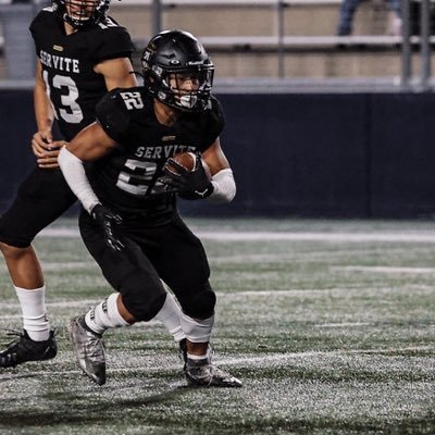 running back linebacker 22 servite high school/football soccer track/ 🇸🇻🇬🇹/Instagram matthew22perez 5’8 180lbs