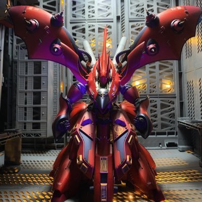 大好きなライブもコロナで行けなくなり 、横浜で動くガンダムを見て感動して作った横浜ガンダムのガンプラからすっかりガンプラにハマって約半年経ちました。皆さんの作品を見ながら日々勉強させて頂いてます(๑⃙⃘ˊ꒳ ˋ๑⃙⃘)よくアキバ~上野辺りでガンプラ眺めて一杯やってます。